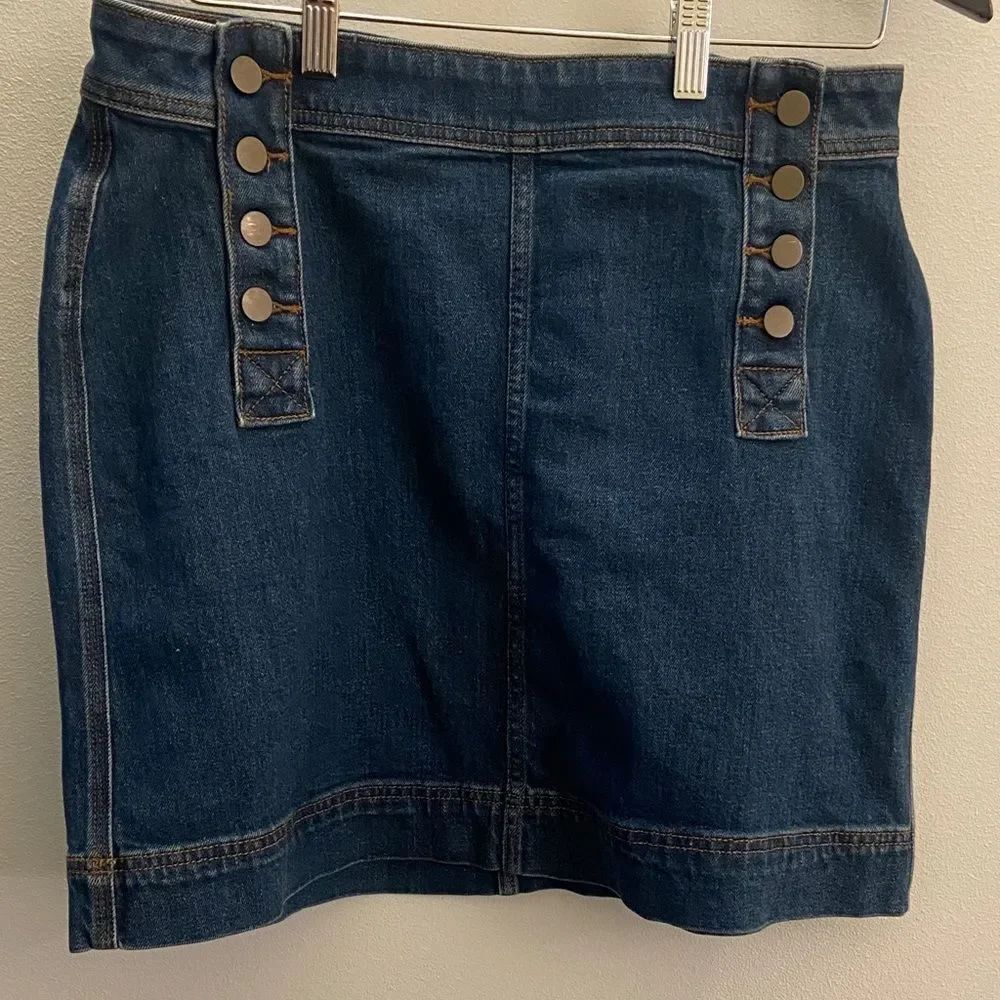 LOFT Dark Blue Denim Mini Skirt with Button Details size 8
